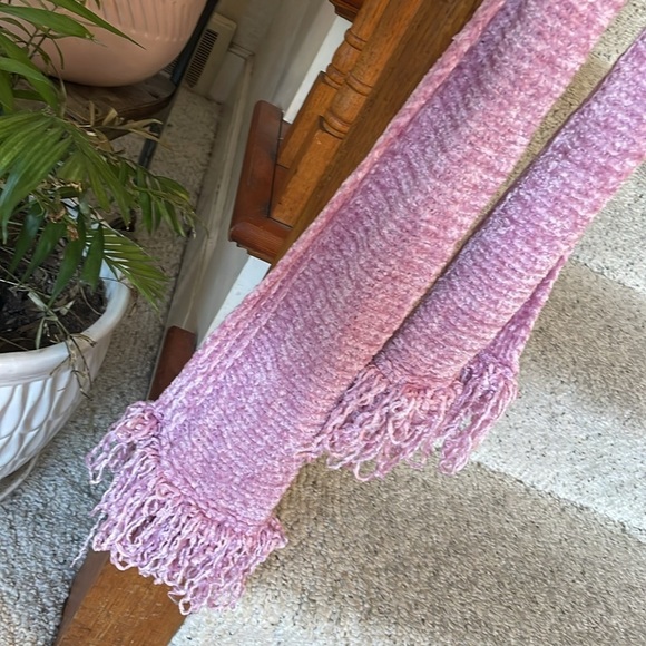Nordstrom Bubblegum Pink Cozy Soft Fringe Scarf - Picture 4 of 9